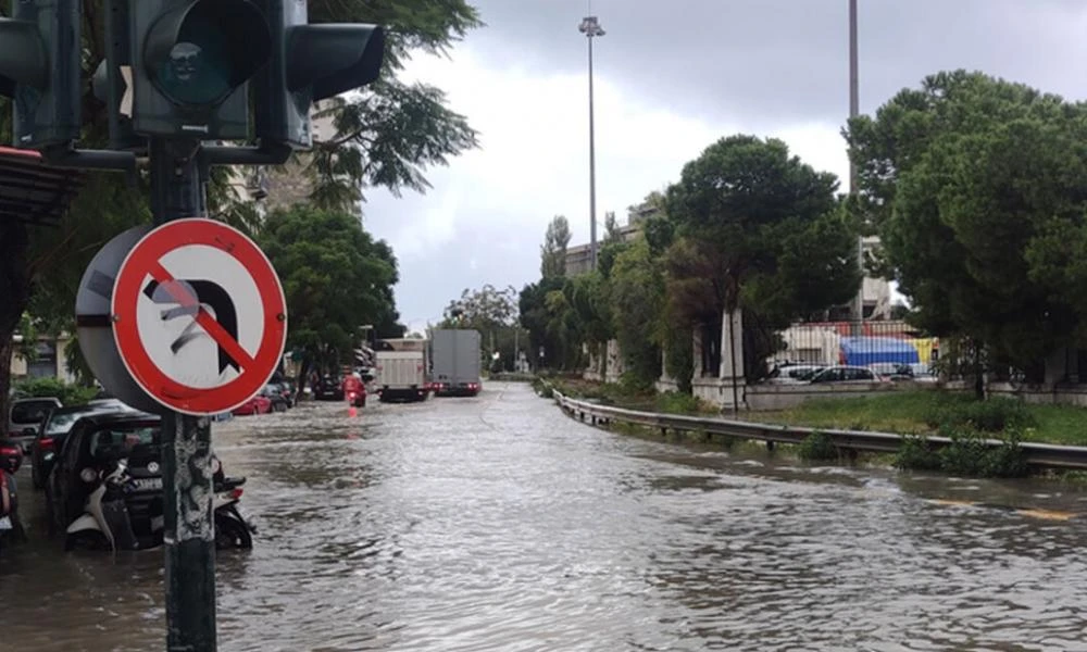 Πάτρα: Ήδη η κακοκαιρία έχει προκαλέσει ζημιές- Διακοπές ρεύματος, πτώσεις δέντρων από ανέμους (Βίντεο)